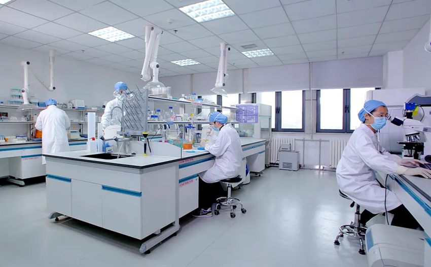 奮斗史家國情丨2018年醫(yī)院實(shí)現(xiàn)“省級重點(diǎn)實(shí)驗(yàn)室”建設(shè)重大突破，醫(yī)學(xué)研究和試驗(yàn)發(fā)展邁上新臺(tái)階